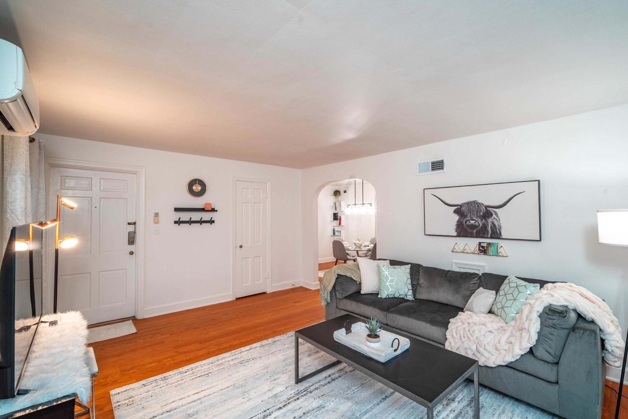 8 Min To Churchill Downs Perfect For Groups Apartment