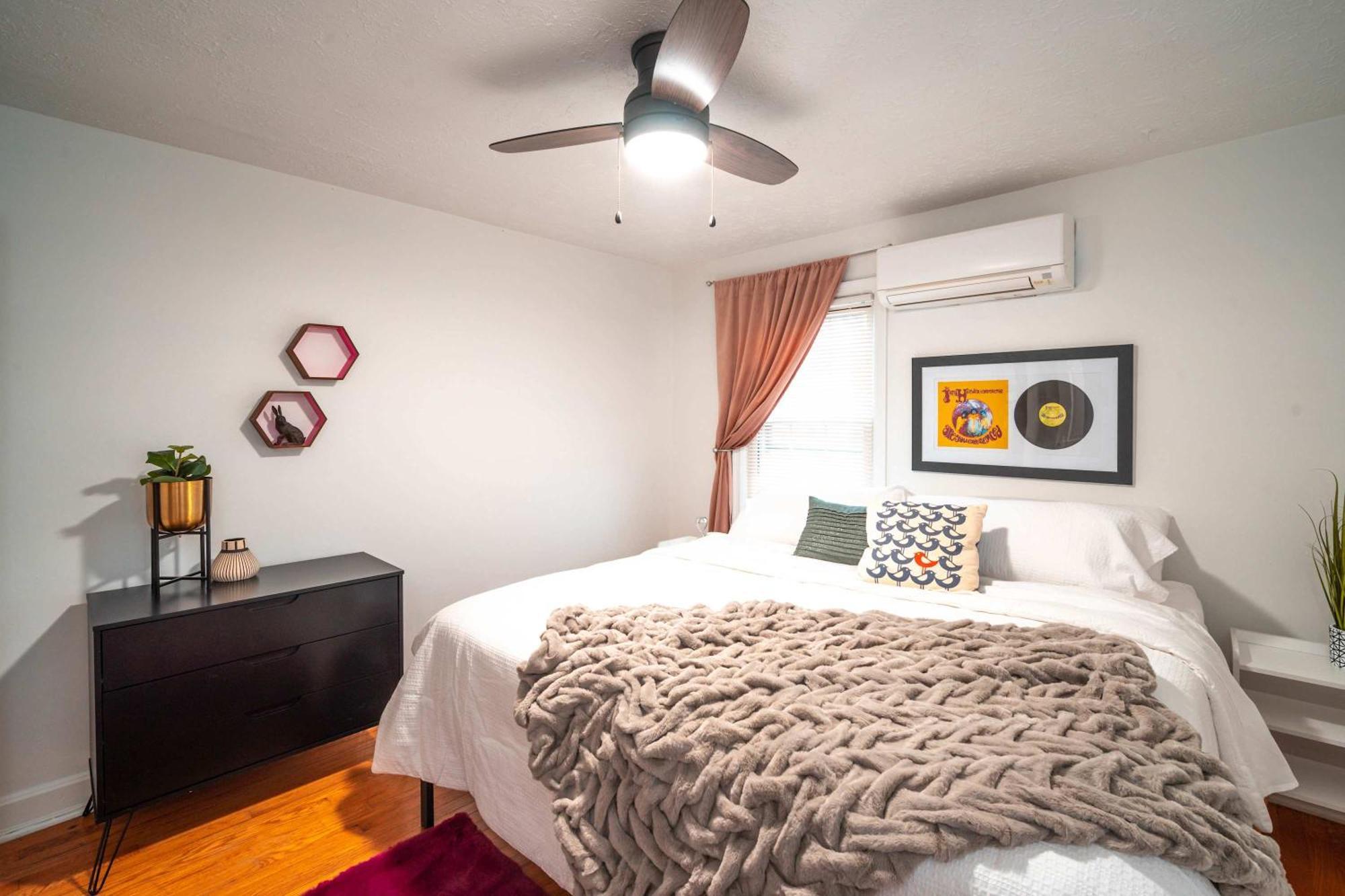 8 Min To Churchill Downs Perfect For Groups Apartment Louisville