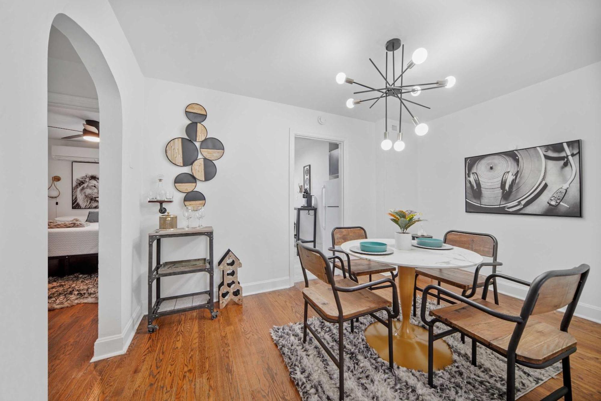 8 Min To Churchill Downs Perfect For Groups Apartment