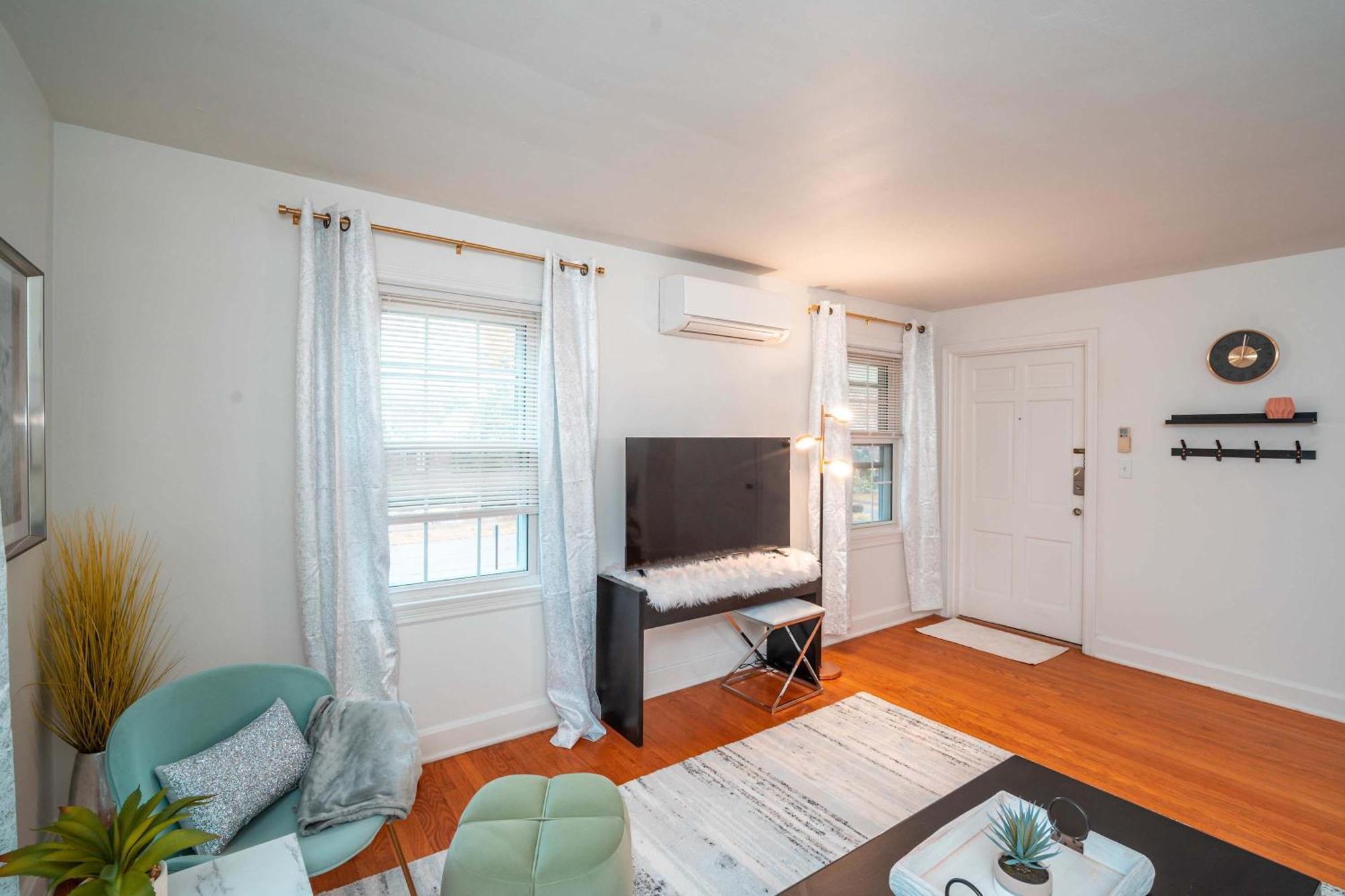 8 Min To Churchill Downs Perfect For Groups Apartment