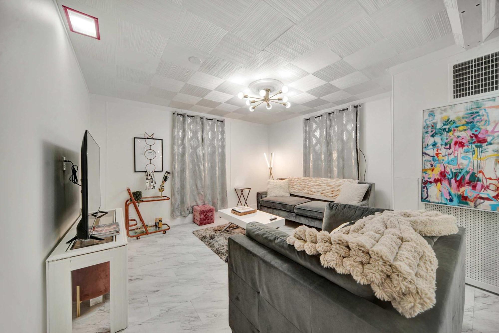 8 Min To Churchill Downs Perfect For Groups Apartment